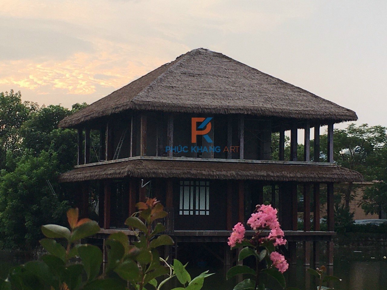 Biệt thự Bằng Rơm Nhân Tạo ven hồ tại Hà Nam